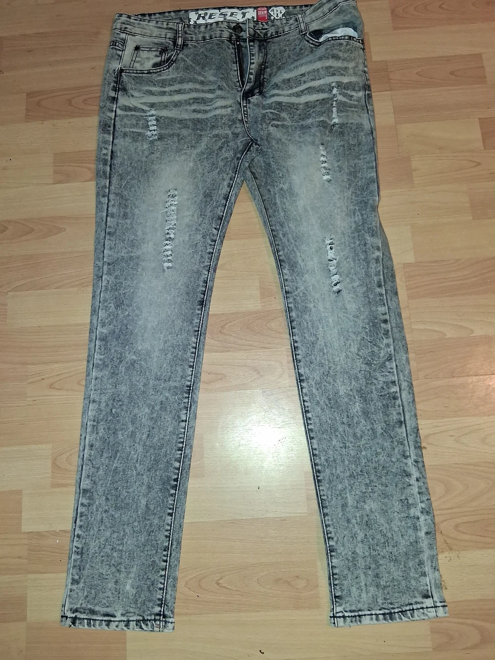 Men’s Grey Acid-Wash Jeans